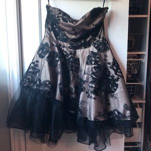 Strapless formal dress